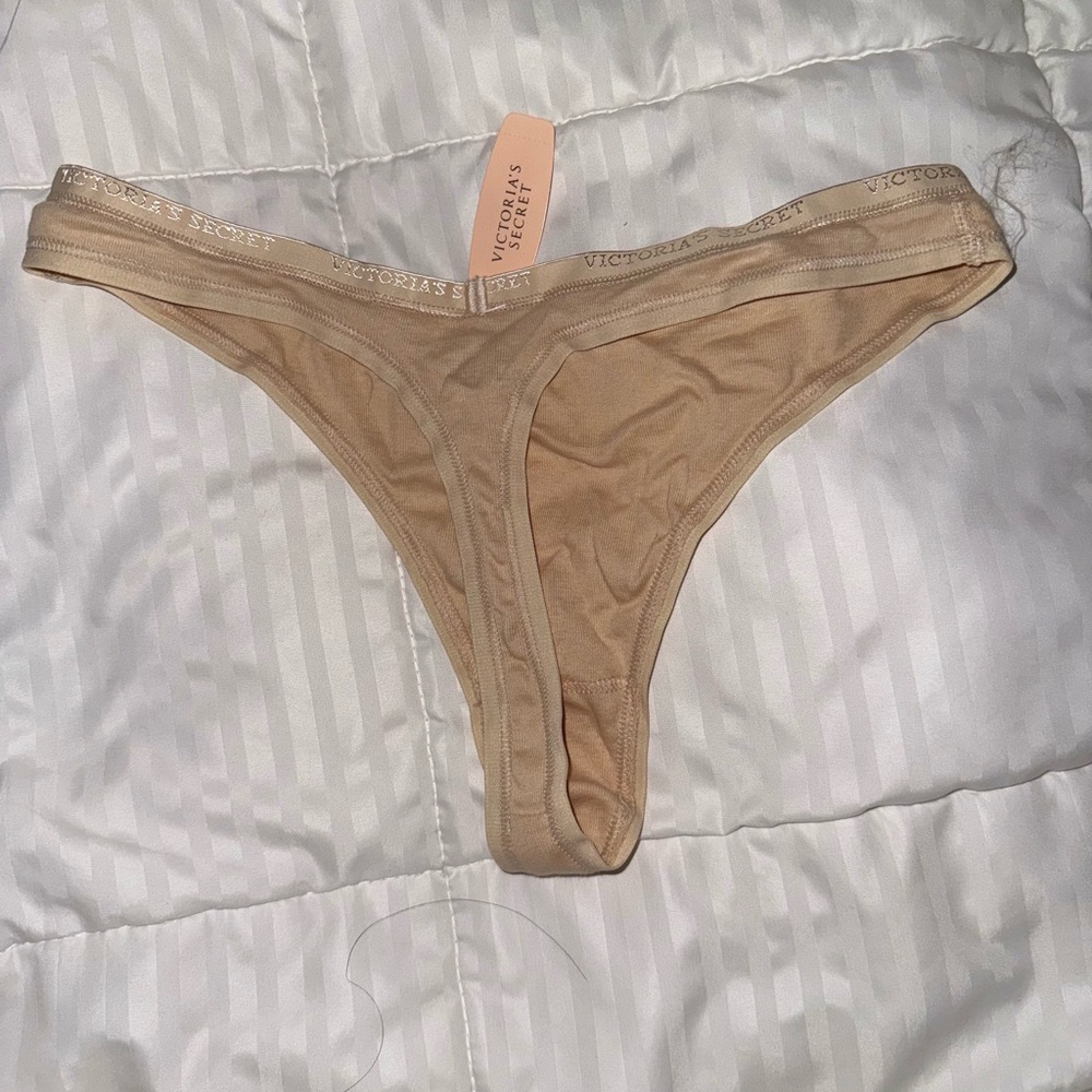 VTG VICTORIA’S SECRET 100% COTTON LOW RISE THONG.  Medium NWT. #y2k